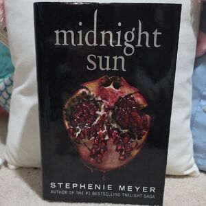 Midnight Sun Book by Stephenie Meyer